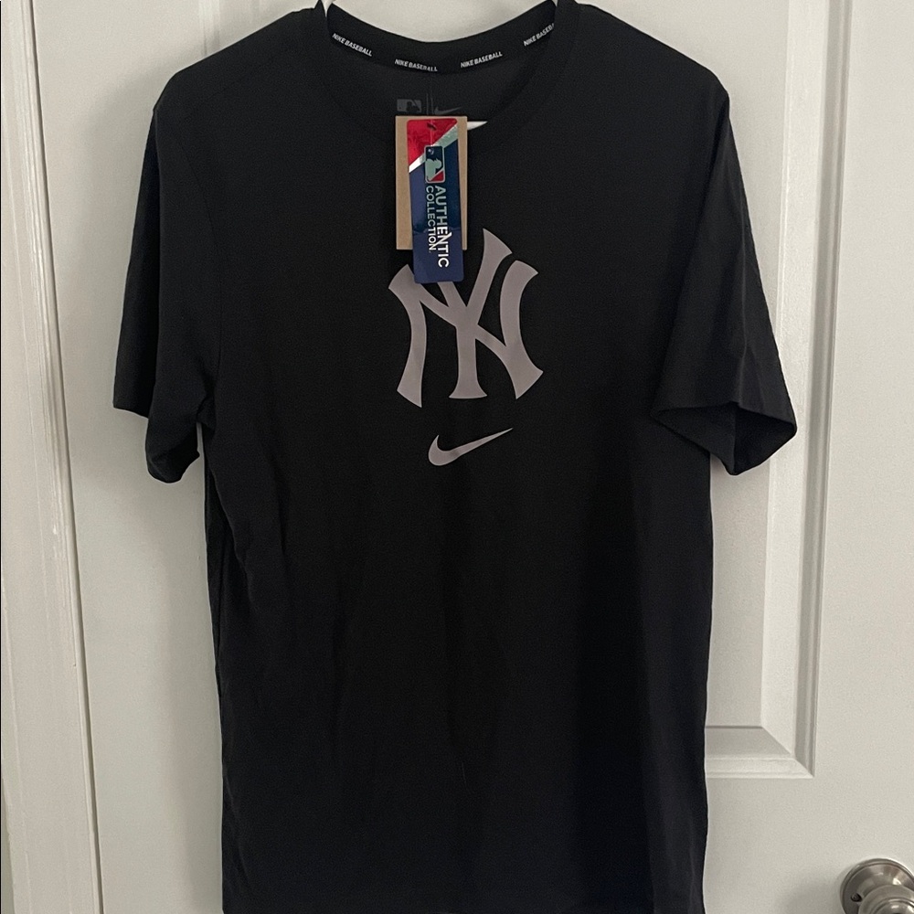 Men’s Nike Dri-Fit Blue & Gray Yankees Short Sleeve Tee - Medium - NWT